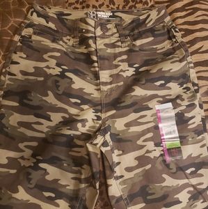 ❤3/$25 NWT NOBO High Rise Skinny Pants 👖